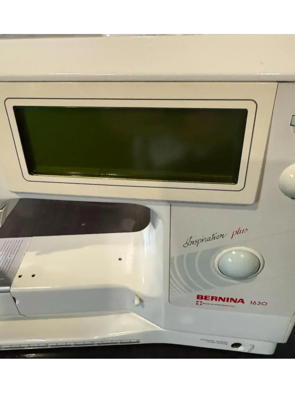 Bernina 1630 Inspiration Plus Computerized Sewing Machine w/ Case - Picture 5 of 9